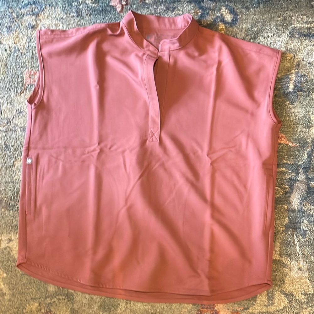 New figs Rafaela scrub top size medium